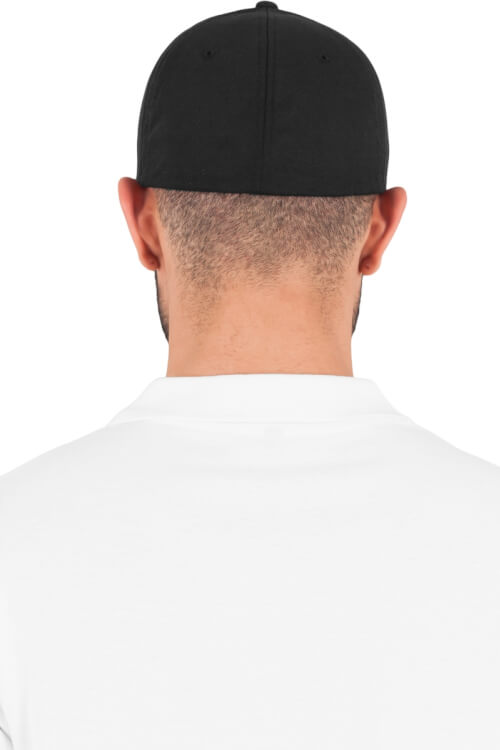 Gorra Flexfit de cinco paneles